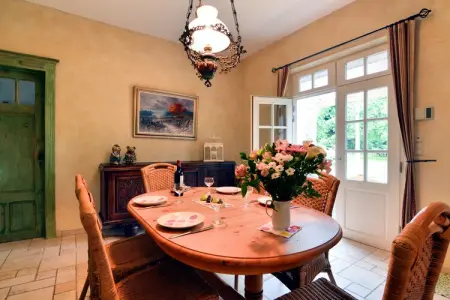 Maison de l'Artiste, Bungalow א Monceau en Ardenne avec jardin - Photo 3