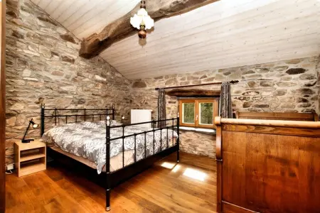 La Maison de Célestin, Séjour en bordure de forêt, Burtonville - Photo 1