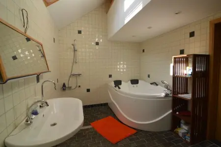 La maison du libraire, Maison de vacances confortable à Izier avec bibliothèque - Photo 17