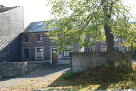 La maison du libraire, Maison de vacances confortable à Izier avec bibliothèque - Photo 23