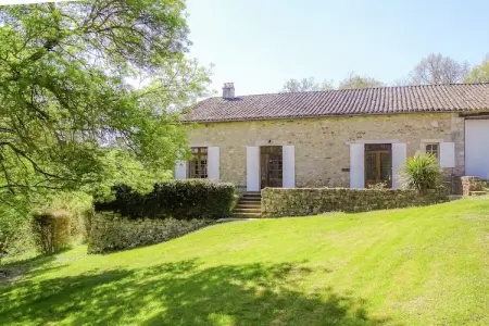 Le Caillauda, Manoir au sommet d'une colline avec piscine - Photo 1