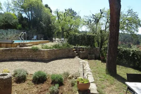 Val des Fées, Maison de vacances avec piscine à Roussillon - Photo 1