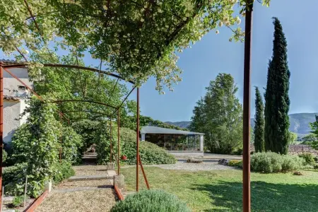 Le Tilleul, Gîte à Oppède avec Piscine Partagée - Photo 3