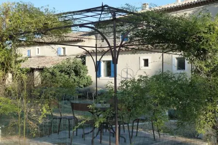 Le Tilleul, Gîte à Oppède avec Piscine Partagée - Photo 14