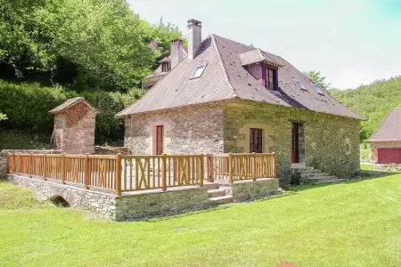 La Maison d'Amis du Bouc, Chalet de charme avec piscine - Photo 1