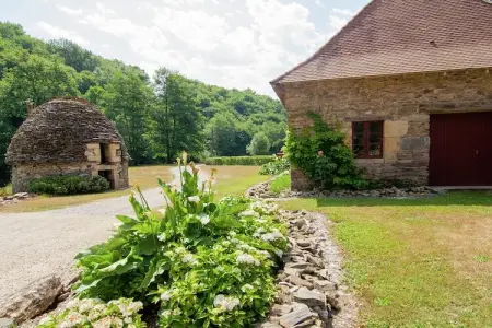 La Maison d'Amis du Bouc, Chalet de charme avec piscine - Photo 4