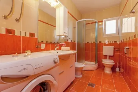 Apartment Dramalj, Gîte rustique avec piscine - Photo 7