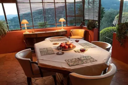 Grasse, Maison de parfumeur du XVIIIe siècle, piscine chauffée et vue - Photo 7