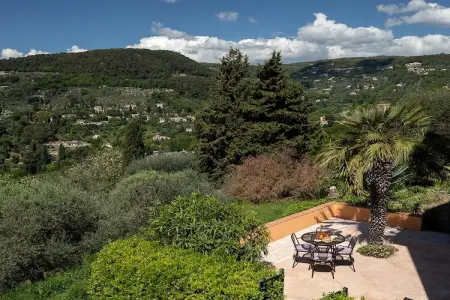 Grasse, Maison de parfumeur du XVIIIe siècle, piscine chauffée et vue - Photo 19