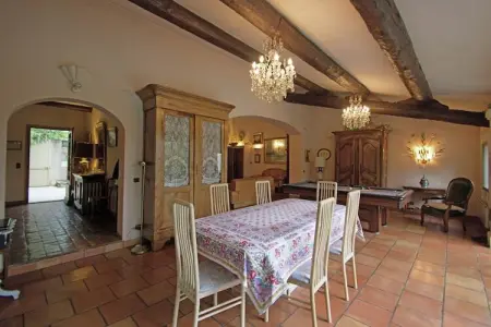 Maison de vacances - VILLENEUVE-LES-AVIGNON, Chalet confortable à 50 m des pistes - Photo 5