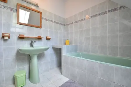 La Riviere, Charmante maison de vacances avec piscine et étang - Photo 23
