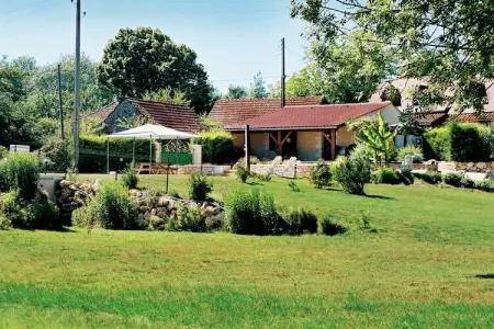 Maison de vacances Montcléra, Maison de vacances avec piscine privée à Montcléra - Photo 1
