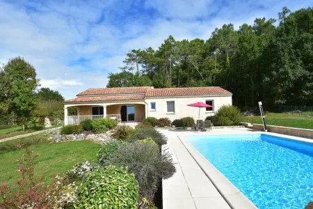 Maison de vacances Montcléra Les Gunies, Maison de vacances avec piscine privée à Montcléra - Photo 1