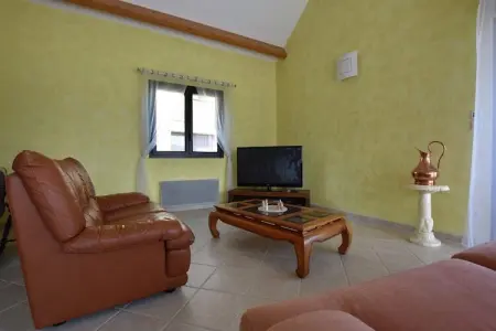 Maison idéale pour les familles, Maison de vacances à Montcléra avec barbecue - Photo 6