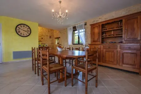 Maison idéale pour les familles, Maison de vacances à Montcléra avec barbecue - Photo 7