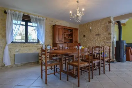 Maison idéale pour les familles, Maison de vacances à Montcléra avec barbecue - Photo 8