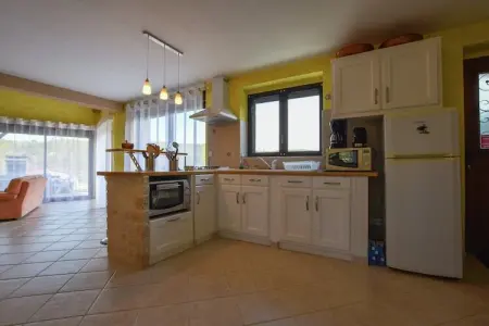 Maison idéale pour les familles, Maison de vacances à Montcléra avec barbecue - Photo 9