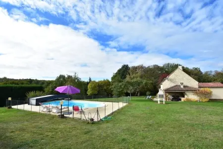 Maison de vacances Uzech, Maison de vacances spacieuse avec piscine privée - Photo 14
