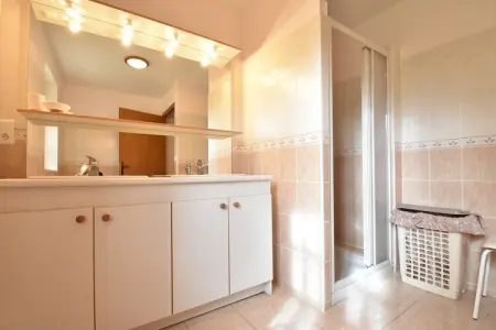 Maison de vacances Uzech, Maison de vacances spacieuse avec piscine privée - Photo 24