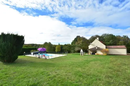 Maison de vacances Uzech, Maison de vacances spacieuse avec piscine privée - Photo 29