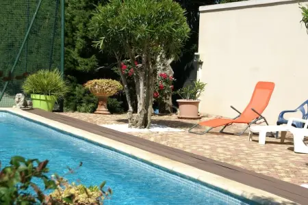 Orange, Maison en Provence avec Piscine & Tennis - Photo 14