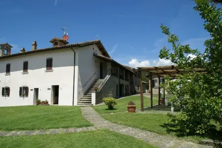Vaschi Tre Bilo Quattro, Maison à Città di Castello avec Piscine - Photo 3