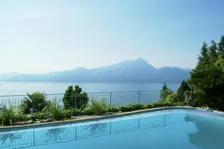 Villa Albisano, Charmante villa à Torri del Benaco avec piscine clôturée - Photo 11