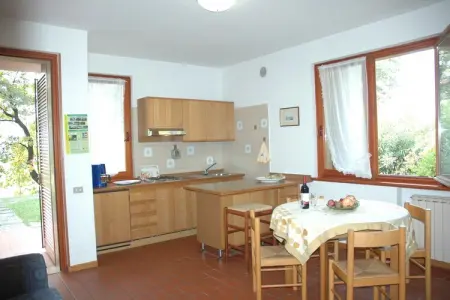Residence Le Sponde Trilo, Luxueux bungalow avec piscine à Garda - Photo 4