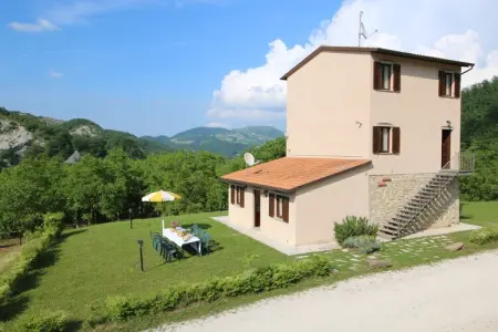 Casa Ginepro, Manoir avec piscine à Apecchio - Photo 1