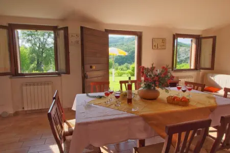 Casa Ginepro, Manoir avec piscine à Apecchio - Photo 13
