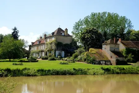 Marcoult, Manoir à Champvert avec terrasse vue étang - Photo 5