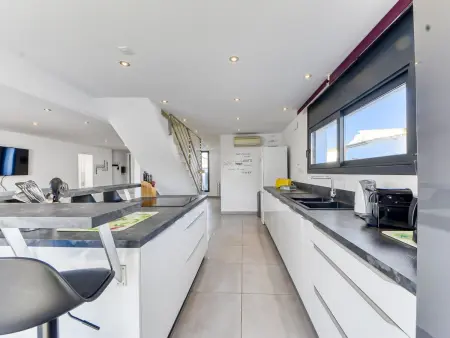 Maison Norfeu 10, moderne entièrement rénovée et décorée avec goût - Photo 6