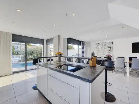 Maison Norfeu 10, moderne entièrement rénovée et décorée avec goût - Photo 10
