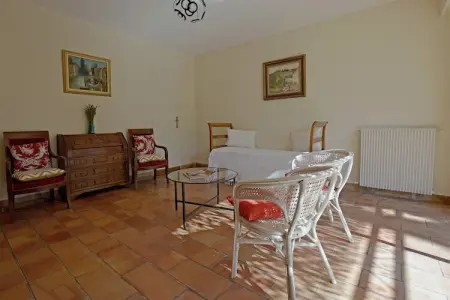 Maison de vacances - VERGÈZE, Retraite dans un jardin méditerranéen - Photo 1