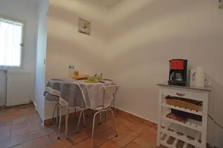 Maison de vacances - VERGÈZE, Retraite dans un jardin méditerranéen - Photo 5