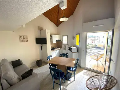 Appartement à Saint Palais sur Mer, Duplex rénové face à la plage avec balcon et parking - L1072298