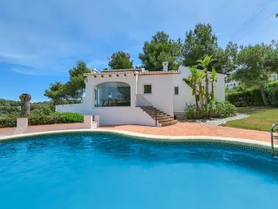 Villa à Xàbia, Villa Confortable à Jávea avec Piscine Privée, Proche Plage et Activités - L1072303