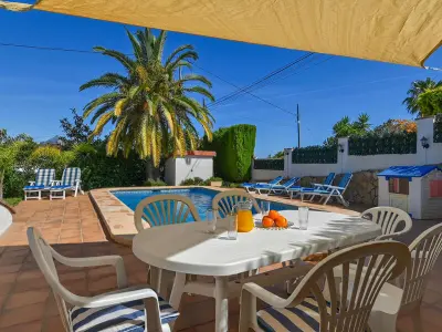Villa à Xàbia, Villa Classique à Javea avec Piscine Privée, Proche de la Plage pour 6 Personnes - L1072322