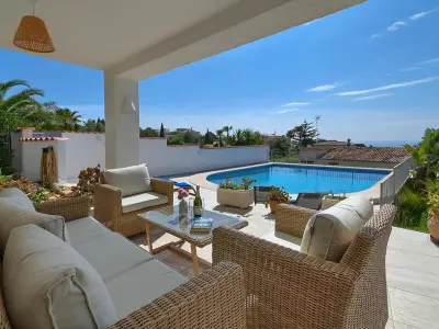 Villa à Xàbia, Villa intime avec piscine privée, clim et Wi-Fi à Javea - L1072325