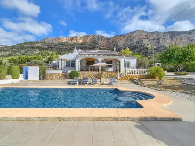 Villa à Xàbia, Villa confortable avec piscine privée et climatisation à Javea, près de la plage et des montagnes - L1072354