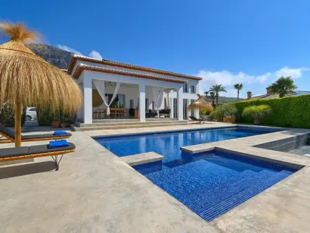 Villa à Xàbia, Villa Charmante à Javea: Piscine Privée, Proche Plage, 2 Chambres, Confort et Intimité - L1072357