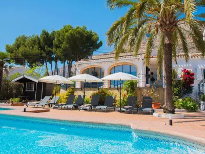 Villa à Xàbia, Villa classique à Javea avec piscine privée, climatisation, Wi-Fi et animaux admis - L1072368