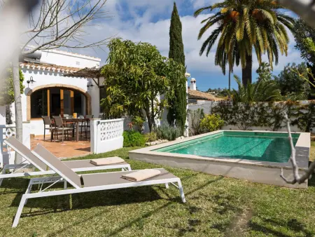 Villa à Xàbia, Villa confortable à Javea avec piscine privée, proche plage, animaux admis - L1072386