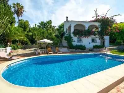 Villa à Xàbia, Belle villa à Javea avec piscine privée, jardin et air conditionné, près de la plage - L1072393