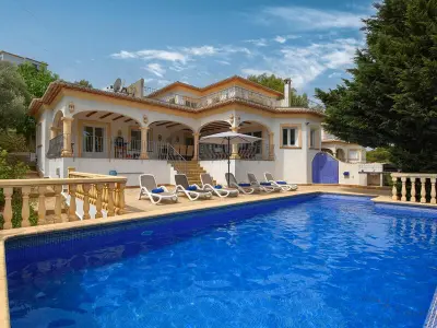 Villa à Xàbia, Grande villa à Javea avec piscine privée, WIFI, animaux admis, parking et climatisation - L1072402