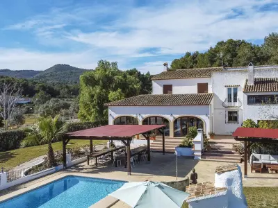 Villa à Xàbia, Villa à Javea : 4 ch, 6 sdb, piscine privée, proche plage et activités, idéale pour familles  - L1072427