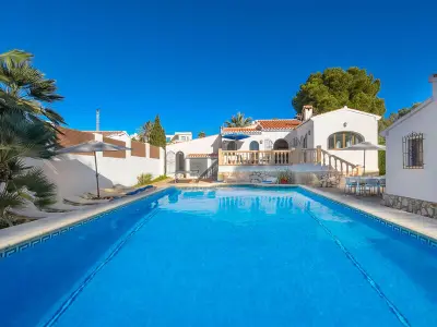 Villa à Xàbia, Villa Confortable avec Piscine Privée à Javea, Proche Plage, 10 Pers., Animaux Admis - L1072451