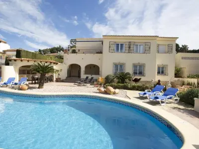 Villa à Xàbia, Grande villa à Javea avec piscine privée, WiFi et animaux admis - L1072464