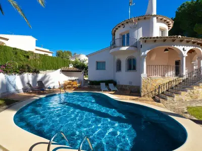 Maison à Denia, Maison de vacances à Dénia avec piscine privée, proche plage et activités, idéale pour familles - L1072490