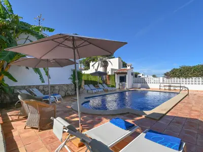 Villa à Xàbia, Villa Classique à Jávea avec Piscine Privée, Près Plage et Commerces, Pour 6 Pers. - L1072497